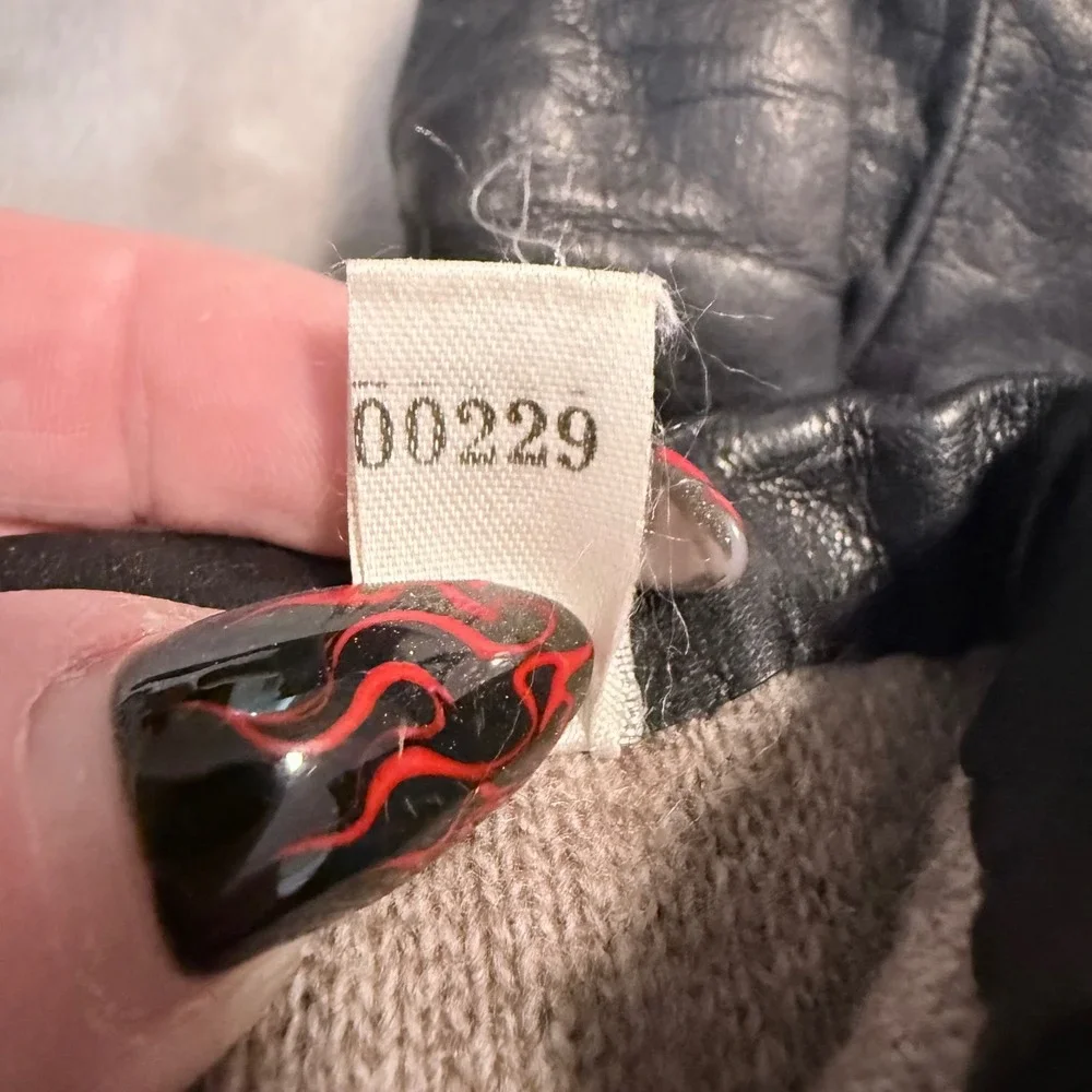 Y2K Italian Black Leather Cashmere Lined Gloves Size 7 Buckle Grommet Motto